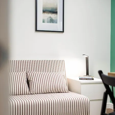New Comfy 2bed-2bath-flat-parking-by Fabaccommodation Apartamento