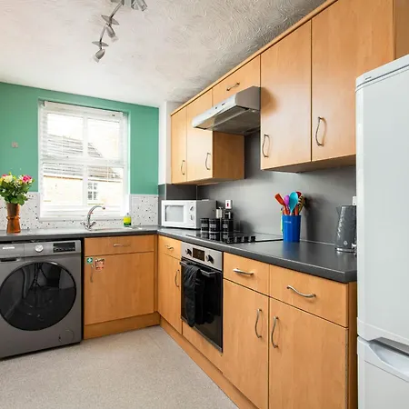 Apartment New Comfy 2bed-2bath-flat-parking-by Fabaccommodation