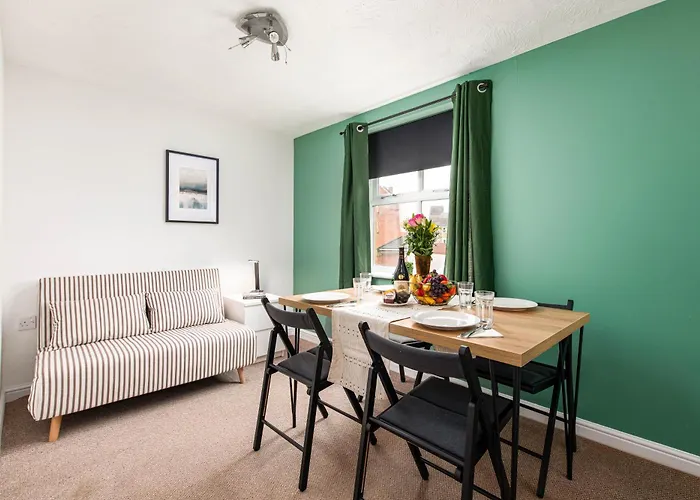 New Comfy 2bed-2bath-flat-parking-by Fabaccommodation * Bristol