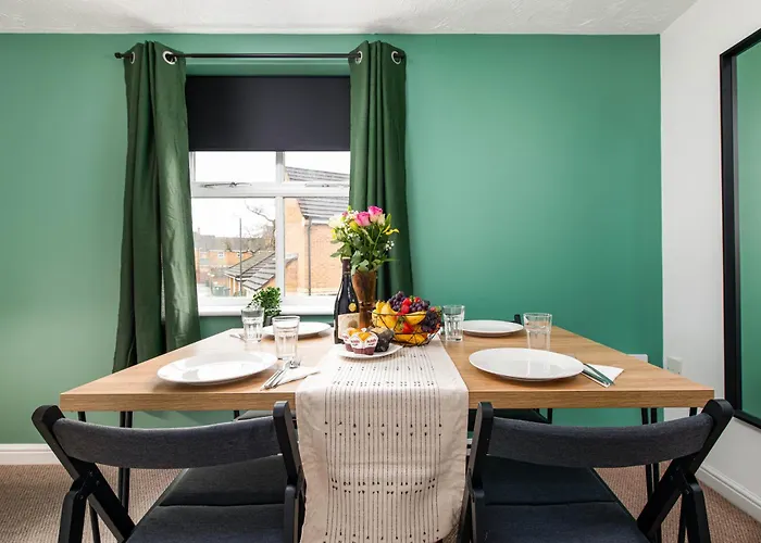 New Comfy 2bed-2bath-flat-parking-by Fabaccommodation *